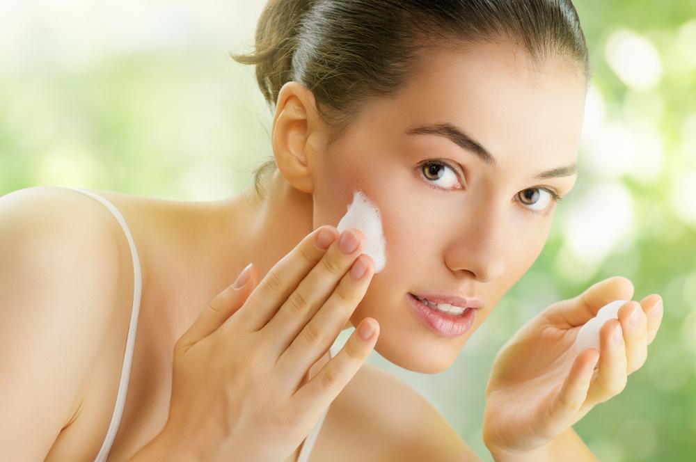 7 Tips to Treat Teen Acne Naturally Without Medication